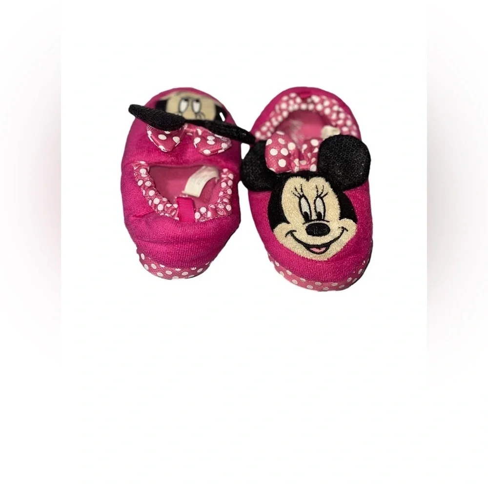 Adorable Pre-Loved EUC Disney Junior Minnie Mouse Girls Slipper Size (13-14)